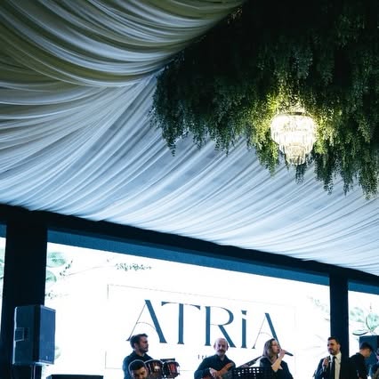 Atria İncek canlı müzik ve sahne alanı
